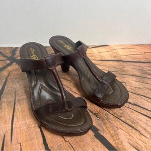 Born Brown Leather Women Sandals Size 6